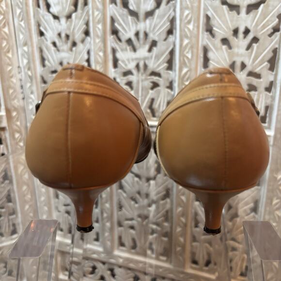 Vintage Style & Co Strappy Leather Pumps size 7.5M Tan Pointy Toes, Kitten Heels - Picture 5 of 10